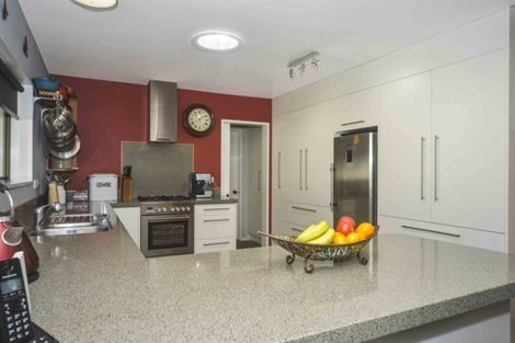 Photo of property in 8 Domain Road, Otaki, 5512