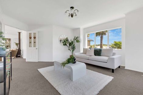 Photo of property in 52 Lysaght Place, Welcome Bay, Tauranga, 3112