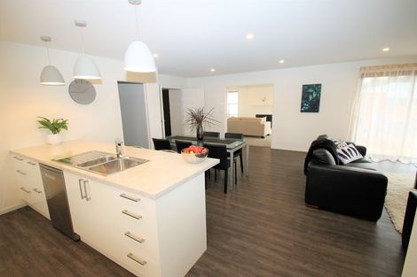 Photo of property in 8 Tate Crescent, Green Island, Dunedin, 9018