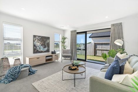 Photo of property in 77 Kaurinui Crescent, One Tree Point, 0118