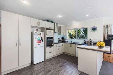 Photo of property in 15 Pokapu Place, Bethlehem, Tauranga, 3110