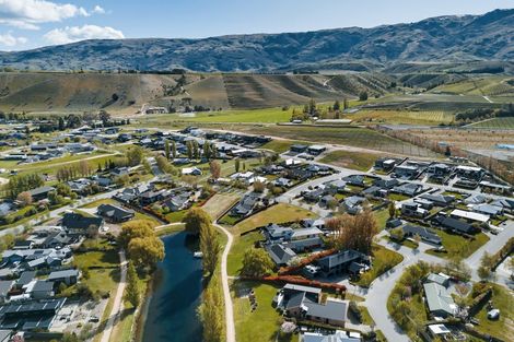 Photo of property in 65 Stratford Drive, Mount Pisa, Cromwell, 9383