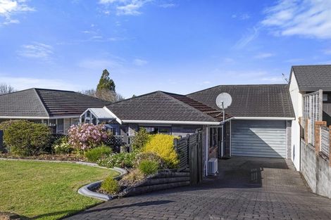 Photo of property in 14 Sandel Rise, Merrilands, New Plymouth, 4312