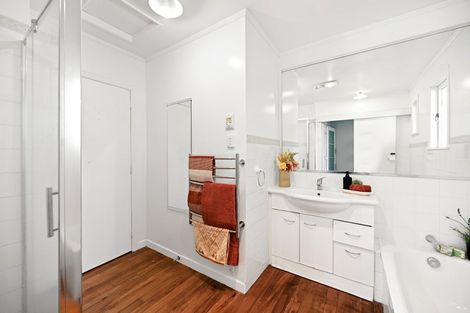 Photo of property in 8 Clark Place, Hillcrest, Hamilton, 3216