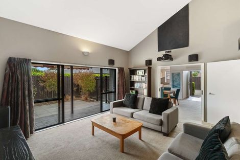 Photo of property in 2/14 Jocelyn Street, Casebrook, Christchurch, 8051