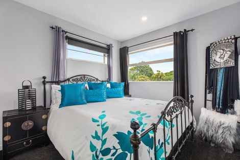 Photo of property in 74a Buscomb Avenue, Henderson, Auckland, 0610