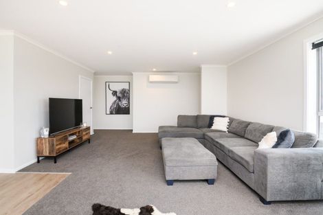Photo of property in 20 Sardinia Grove, Fitzherbert, Palmerston North, 4410