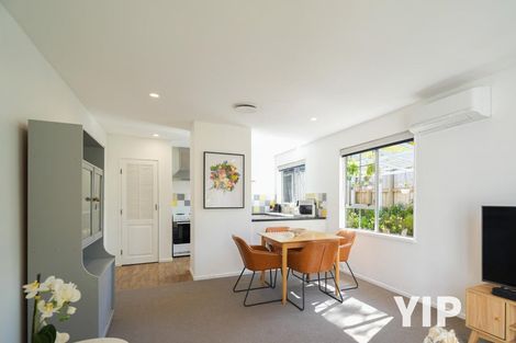 Photo of property in 2/38 Salford Street, Newlands, Wellington, 6037