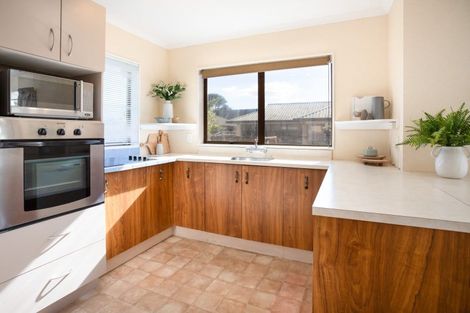 Photo of property in 4 Edgecombe Court, Roslyn, Palmerston North, 4414