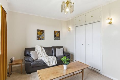 Photo of property in 15 Koputaroa Road, Levin, 5575