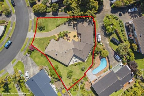 Photo of property in 15 Pickwick Parade, Mellons Bay, Auckland, 2014