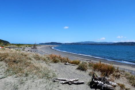 Photo of property in 5 Kauri Street, Eastbourne, Lower Hutt, 5013