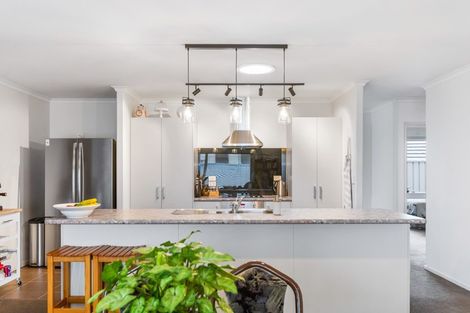 Photo of property in 5 Hamon Place, Pukehangi, Rotorua, 3015