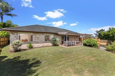 Photo of property in 14 Greta Banks Place, Wattle Downs, Auckland, 2103
