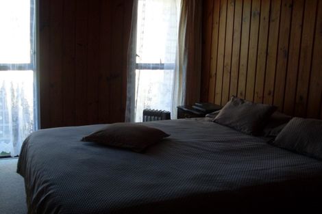 Photo of property in 18 Prince Regent Drive, Half Moon Bay, Auckland, 2012