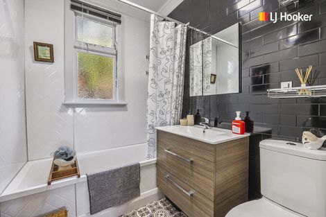 Photo of property in 62 Middleton Road, Kew, Dunedin, 9012