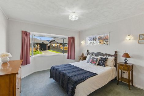 Photo of property in 3 Surrey Lane, Levin, 5510