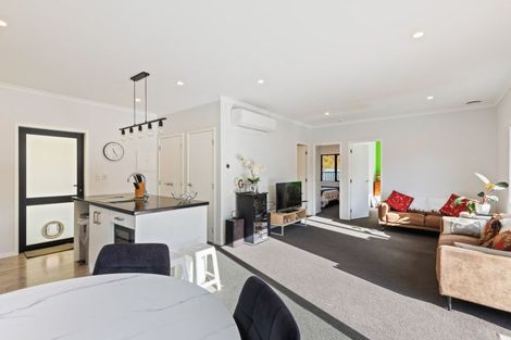 Photo of property in 23d Heta Road, Highlands Park, New Plymouth, 4312