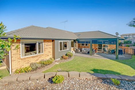 Photo of property in 84 Tauranga Place, Orewa, 0931