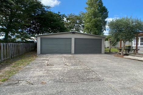 Photo of property in 50 Stottholm Road, Titirangi, Auckland, 0604