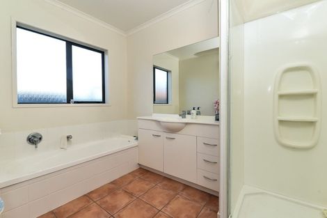 Photo of property in 21 Fendalton Drive, Rototuna, Hamilton, 3210