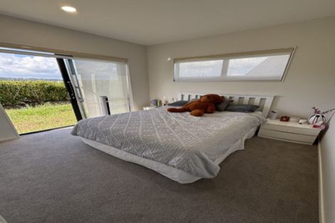 Photo of property in 18 Vintry Drive, Huapai, Kumeu, 0810