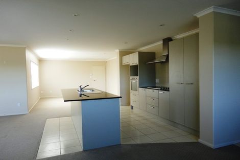 Photo of property in 9 Savona Drive, Flat Bush, Auckland, 2016