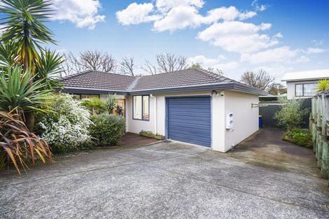 Photo of property in 7 Wheaton Place, Glen Eden, Auckland, 0602