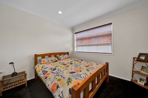 Photo of property in 15 Mangorei Road, Strandon, New Plymouth, 4312