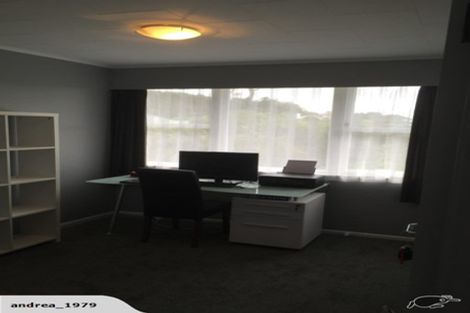 Photo of property in 14 Omega Street, Newlands, Wellington, 6037