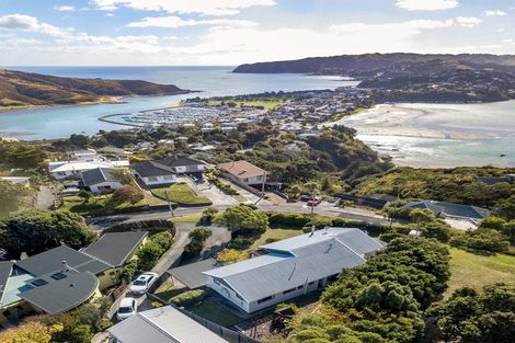 Photo of property in 54 Kahu Road, Paremata, Porirua, 5024