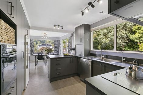 Photo of property in 37 Woodman Drive, Tawa, Wellington, 5028