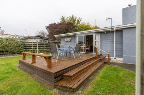 Photo of property in 19 Dunk Place, Milson, Palmerston North, 4414