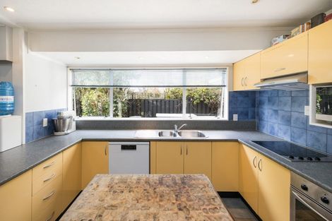 Photo of property in 6 Truscott Grove, Awapuni, Palmerston North, 4412