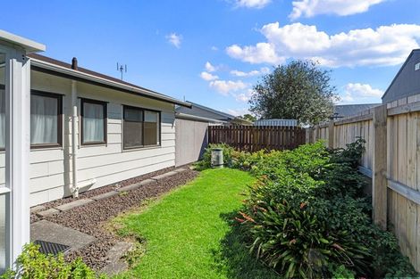 Photo of property in 3/121 Bruce Mclaren Road, Henderson, Auckland, 0612