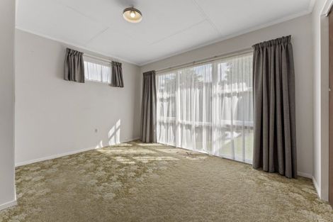 Photo of property in 12 Pinedale Parade, Milson, Palmerston North, 4414