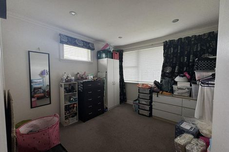 Photo of property in 4 Tiwakawaka Grove, Heretaunga, Upper Hutt, 5018