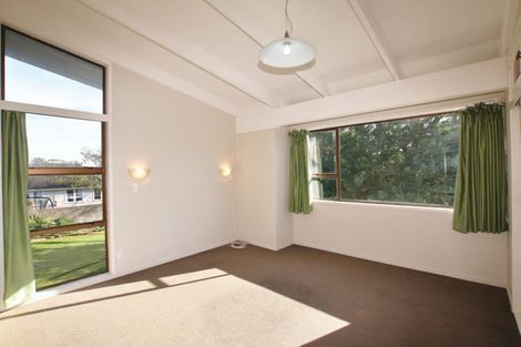 Photo of property in 15 Stephen Avenue, Henderson, Auckland, 0610
