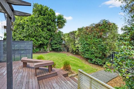 Photo of property in 3/4 Telstar Place, Beach Haven, Auckland, 0626