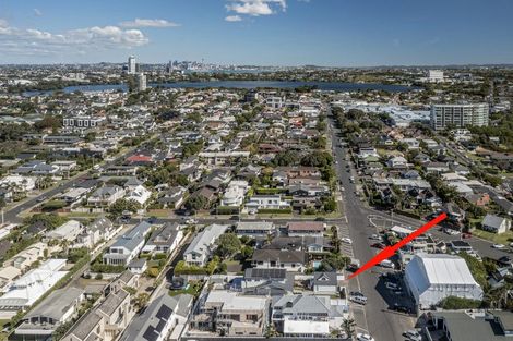 Photo of property in 51 Milford Road, Milford, Auckland, 0620