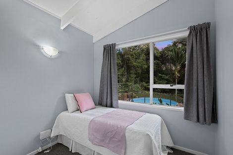Photo of property in 16 Napuka Road, Henderson Valley, Auckland, 0612