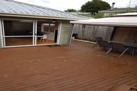 Photo of property in 1/14 Midgley Road, West Harbour, Auckland, 0618