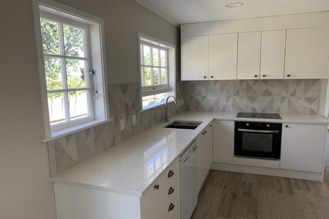 Photo of property in 1 Miltonia Avenue, Te Atatu South, Auckland, 0610