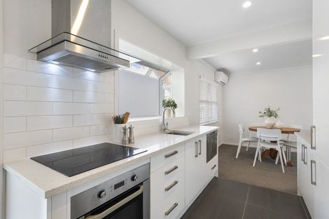 Photo of property in 2/40 Tawhiri Road, One Tree Hill, Auckland, 1061