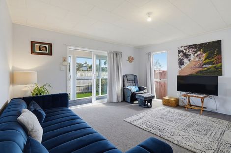 Photo of property in 64 Rhodes Drive, Kelvin Grove, Palmerston North, 4414
