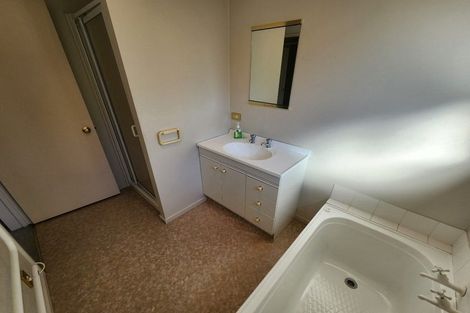 Photo of property in 2/7 Orlando Crescent, Waimairi Beach, Christchurch, 8083