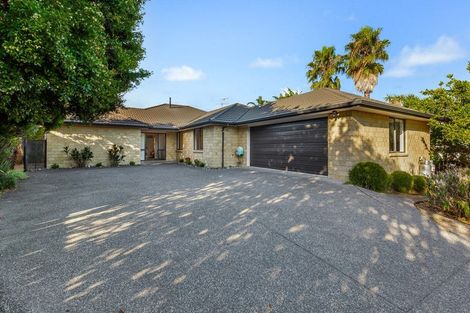 Photo of property in 15 Elliot Street, Riverhead, 0820