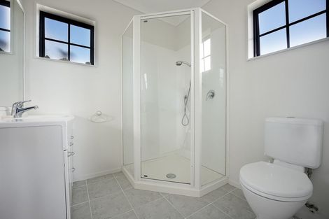 Photo of property in 38 Rivervale Grove, Stanmore Bay, Whangaparaoa, 0932