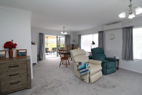 Photo of property in 73 North Street, Mokau, 4376