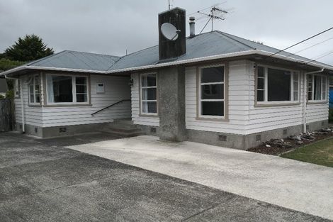 Photo of property in 7 Heretaunga Square, Silverstream, Upper Hutt, 5019